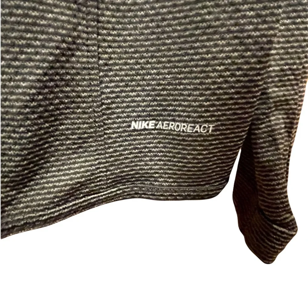 NWT Nike Womens Running Aeroreact Long Sleeve‎ Top
